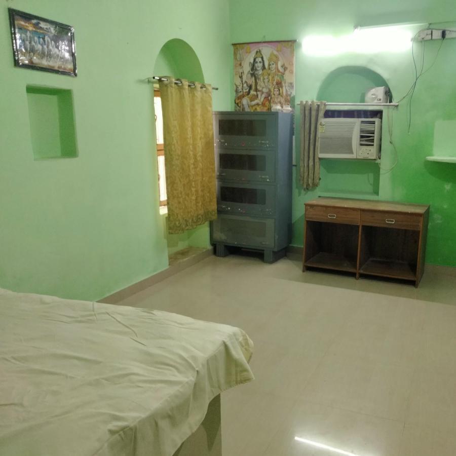 Shri Swami Sheetal Das Akhada B1-88 Assi , Near Pushkar Talab,Varanasi, Ashram Dharmshala Hotell Exteriör bild