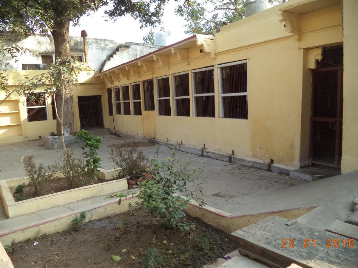 Shri Swami Sheetal Das Akhada B1-88 Assi , Near Pushkar Talab,Varanasi, Ashram Dharmshala Hotell Exteriör bild