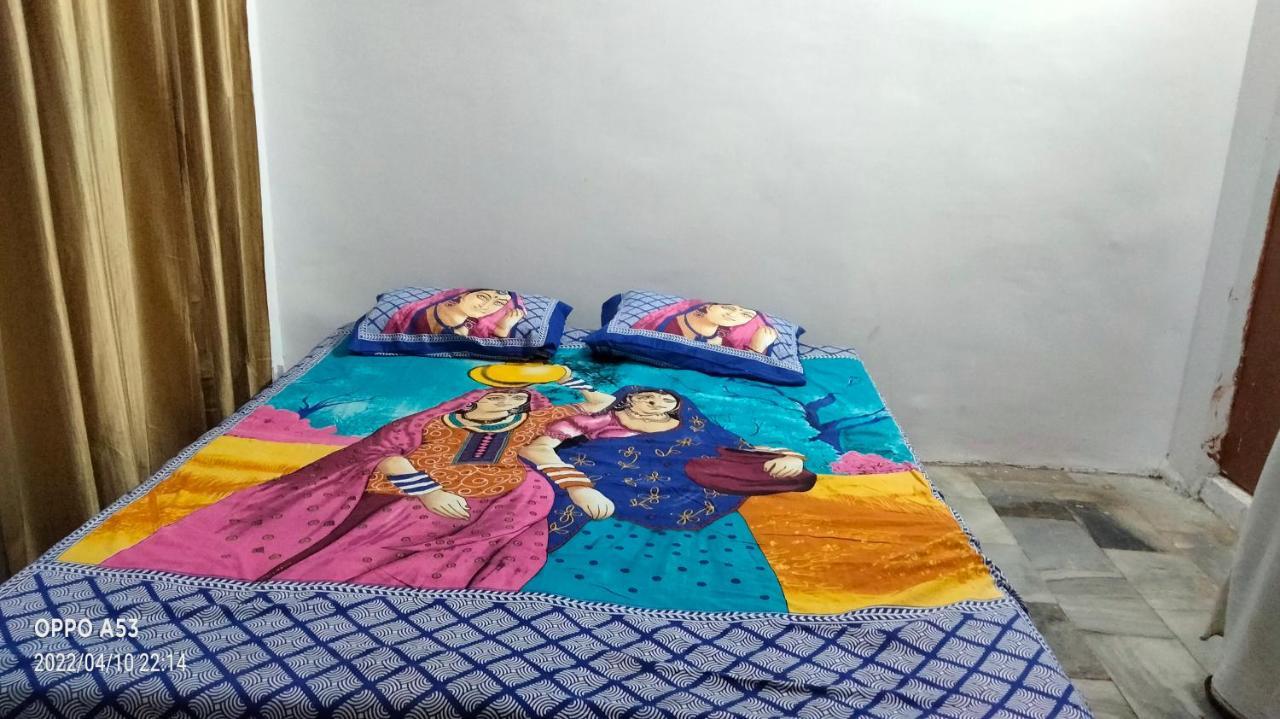 Shri Swami Sheetal Das Akhada B1-88 Assi , Near Pushkar Talab,Varanasi, Ashram Dharmshala Hotell Exteriör bild