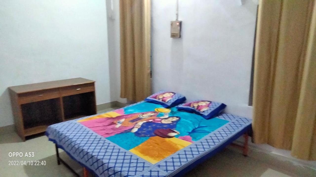 Shri Swami Sheetal Das Akhada B1-88 Assi , Near Pushkar Talab,Varanasi, Ashram Dharmshala Hotell Exteriör bild