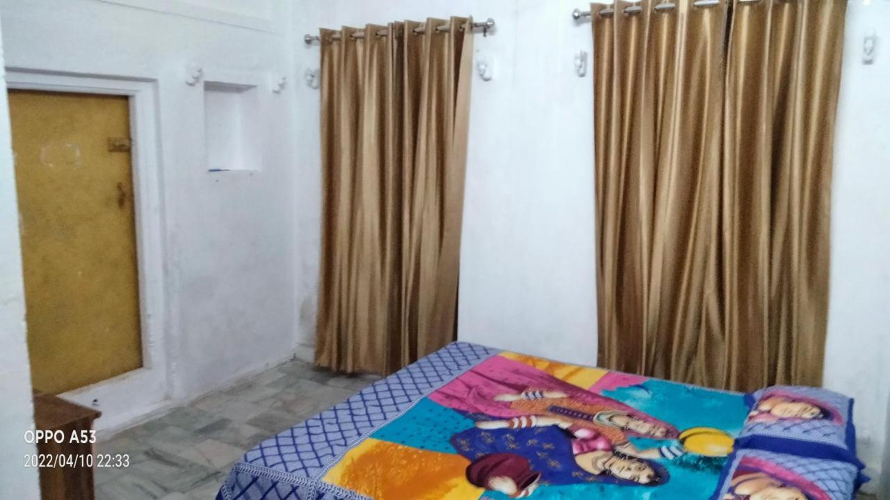 Shri Swami Sheetal Das Akhada B1-88 Assi , Near Pushkar Talab,Varanasi, Ashram Dharmshala Hotell Exteriör bild