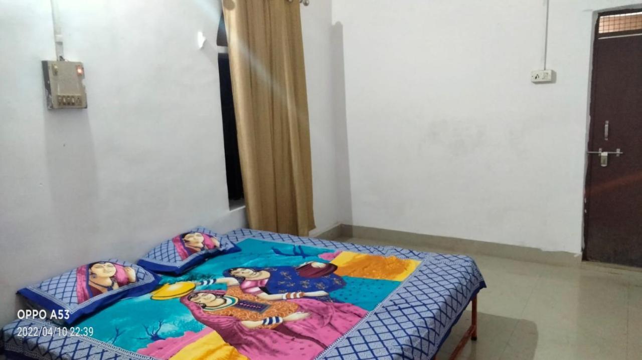 Shri Swami Sheetal Das Akhada B1-88 Assi , Near Pushkar Talab,Varanasi, Ashram Dharmshala Hotell Exteriör bild