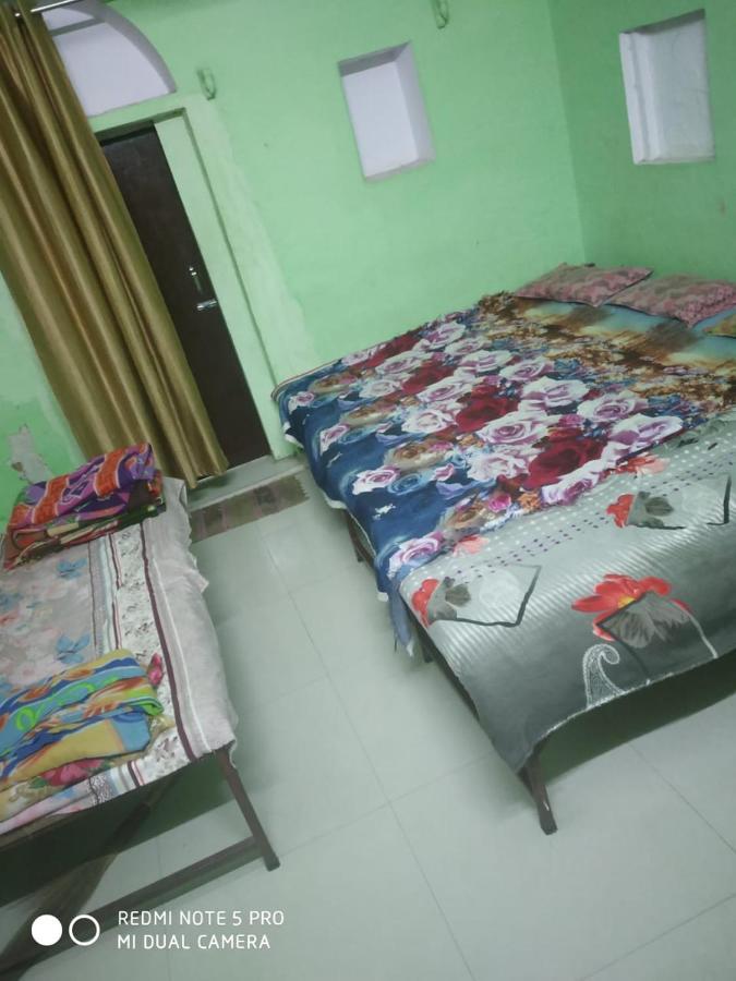 Shri Swami Sheetal Das Akhada B1-88 Assi , Near Pushkar Talab,Varanasi, Ashram Dharmshala Hotell Exteriör bild