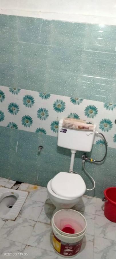 Shri Swami Sheetal Das Akhada B1-88 Assi , Near Pushkar Talab,Varanasi, Ashram Dharmshala Hotell Exteriör bild