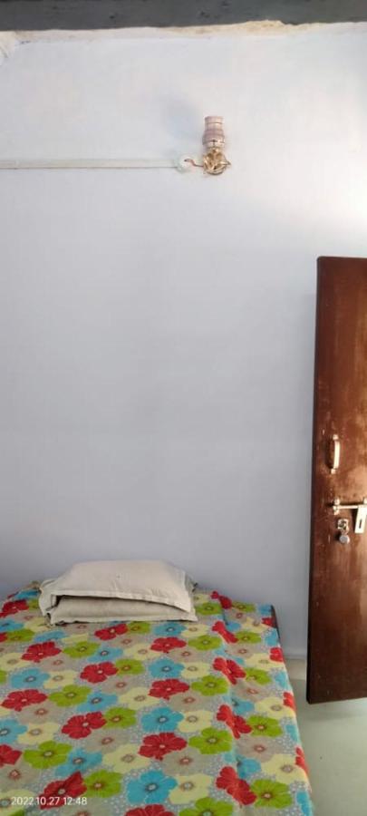 Shri Swami Sheetal Das Akhada B1-88 Assi , Near Pushkar Talab,Varanasi, Ashram Dharmshala Hotell Exteriör bild