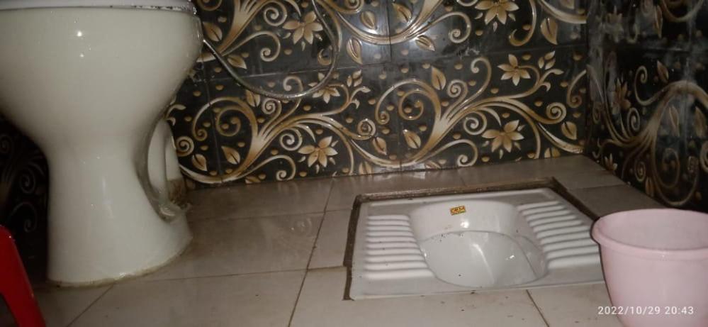 Shri Swami Sheetal Das Akhada B1-88 Assi , Near Pushkar Talab,Varanasi, Ashram Dharmshala Hotell Exteriör bild