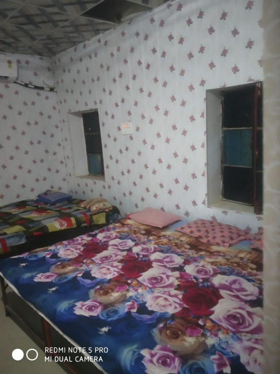 Shri Swami Sheetal Das Akhada B1-88 Assi , Near Pushkar Talab,Varanasi, Ashram Dharmshala Hotell Exteriör bild