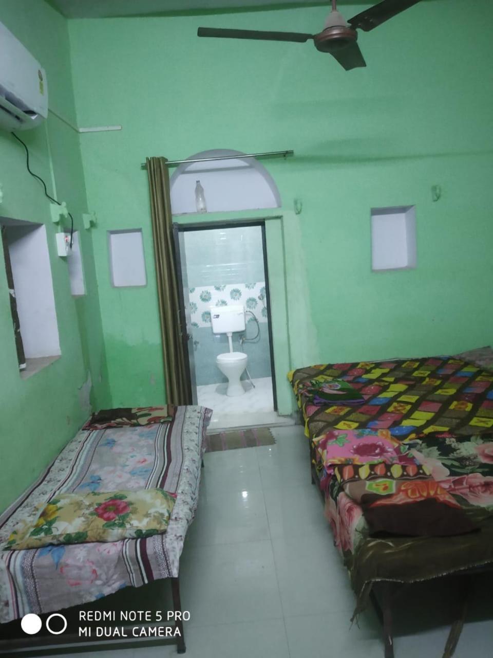 Shri Swami Sheetal Das Akhada B1-88 Assi , Near Pushkar Talab,Varanasi, Ashram Dharmshala Hotell Exteriör bild
